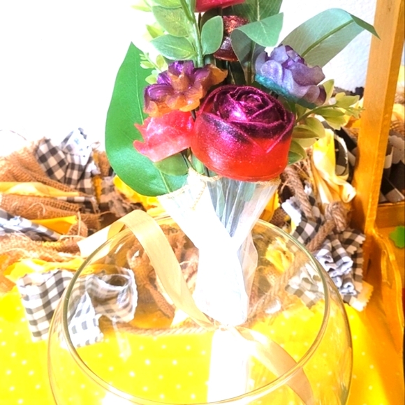 🎁🎉💐Handcrafted🎀 Women's Vegan Soap Bouquet🫧 - Picture 6 of 16